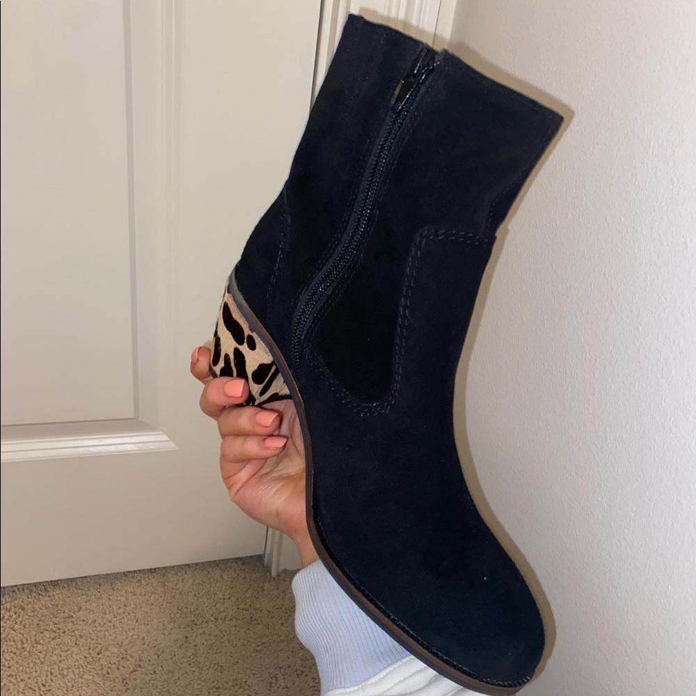 Jade black booties with cheetah print heels size 7